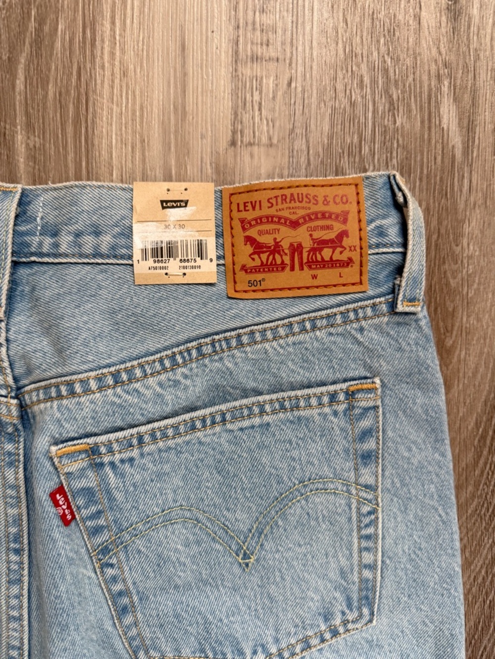 Levi's 501 Two-Tone Light Blue Straight Leg Jeans - Picture 3 of 4